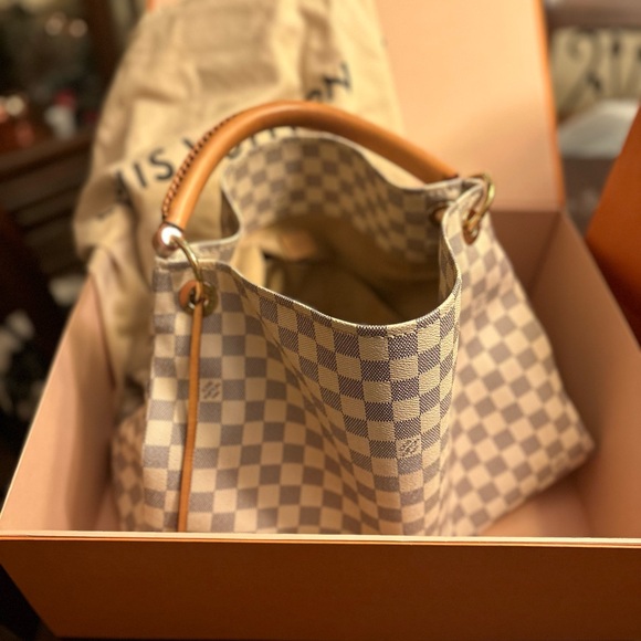 “Discontinued” Louis Vuitton MM Artsy - Picture 3 of 8